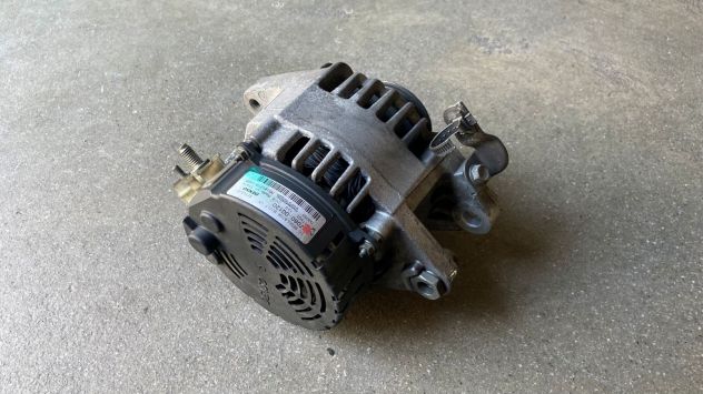 Alternatore Toyota Aygo 1.0 benzina del 2013 (270600Q120) - Foto 3