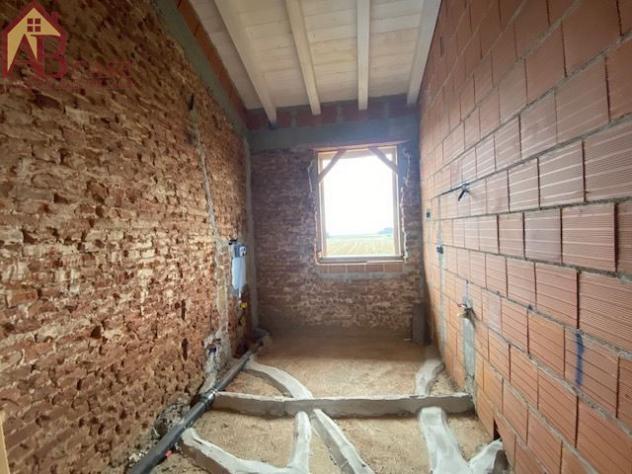 CASALE IN FASE DI RISTRUTTURAZIONE - Foto 4