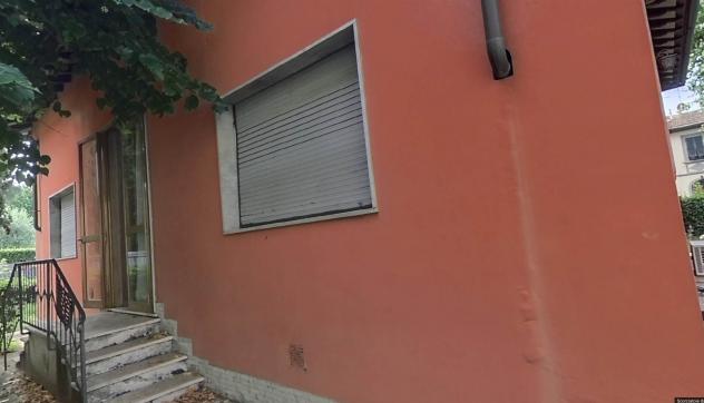 Villa in Vendita in zona PERETOLA con giardino