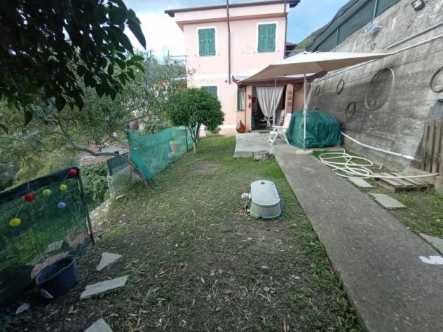 VENDESI A CHIUSANICO APPARTAMENTO AUTONOMO in CASA BIFAMILIARE CON GIARDINO - Foto 2