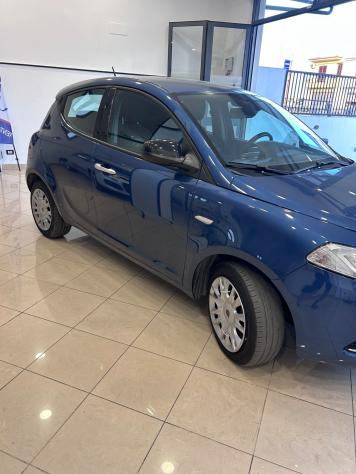 Lancia Ypsilon 1.0 FireFly 5 porte S&S Hybrid Silver - Foto 5
