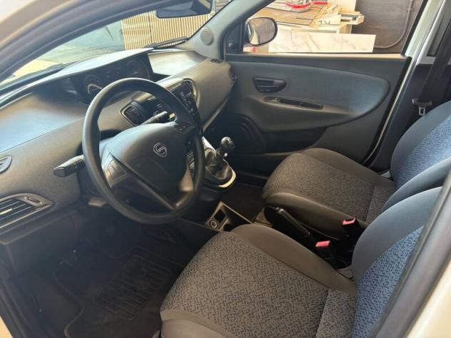 Lancia Ypsilon 1.0 FireFly 70cv S&S Hybrid SILVER - Foto 6