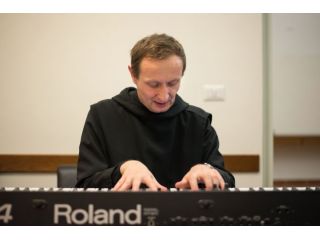 Lezioni di pianoforte + iniziazione alla musica