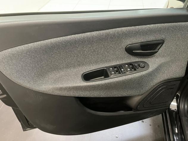Lancia Ypsilon 1.0 FireFly 70cv Hybrid Silver Plus - Foto 9