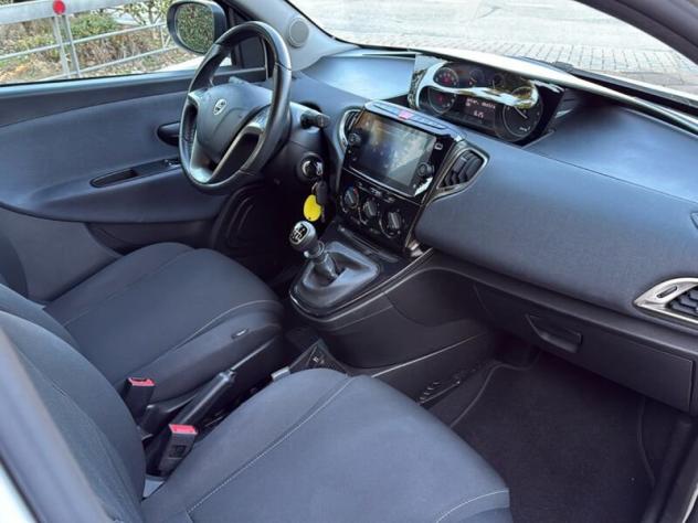 Lancia Ypsilon 1.0 FireFly 5 porte S&S Hybrid Gold - Foto 9