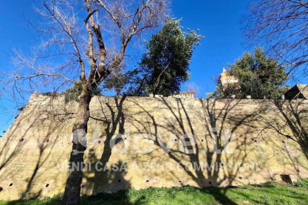 Palazzo / Stabile di 800 m² con più di 5 locali in vendita a Pesaro - Foto 8