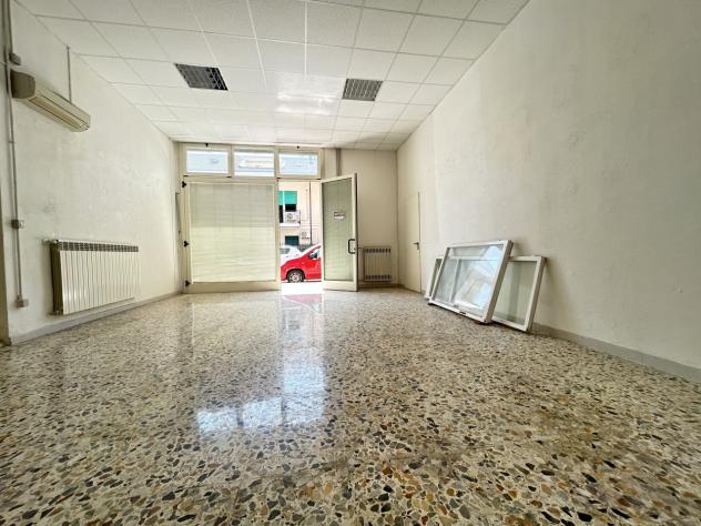 1 Vetrina in affitto a Pescara - Foto 2