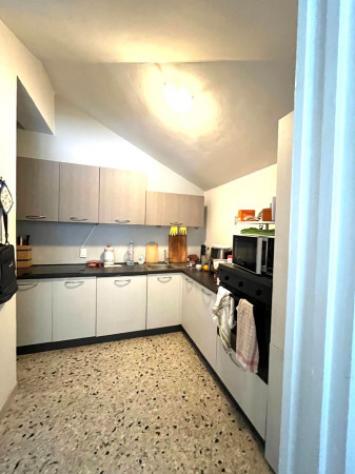 Appartamento di 109 m² con 3 locali e box auto in affitto a Brescia - Foto 4