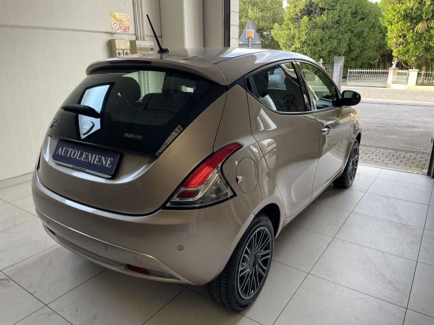 Lancia Ypsilon 1.0 70cv Firefly Hybrid S&S Gold - Foto 6