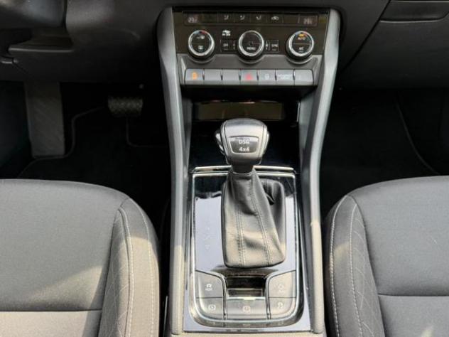 SKODA Karoq 2.0 TDI SCR 4x4 DSG Executive rif. 23731813 - Foto 10