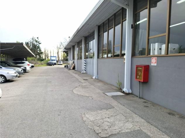 Capannone artigianale e commerciale con abitazione annessa - Foto 4