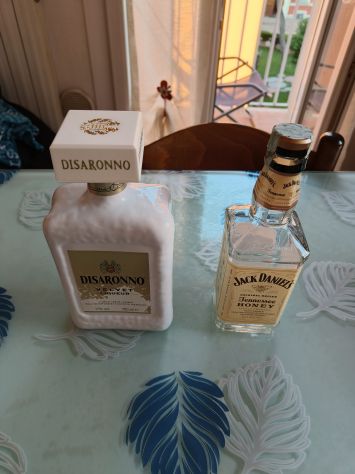 Bottiglie di liquore per lampade da tavolo