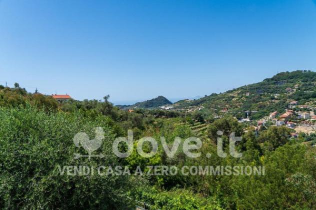 Villa di 80 m² con 3 locali e posto auto in vendita a Vallebona