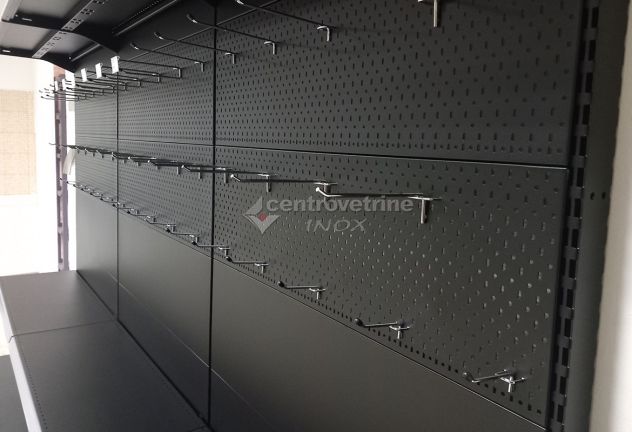 SCAFFALE IN FERRO NERO CON FORATI DA 303 CON PIANO BASE 40 E PIANI DA 40 - Foto 7