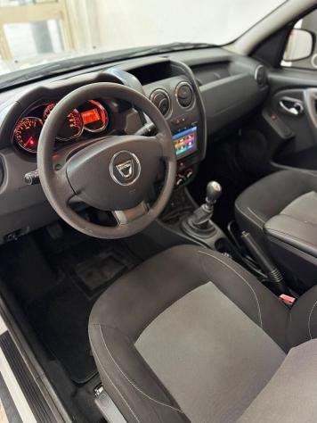 Dacia Duster 1.5 dCi 110CV 4x2 Prestige - 2015 - Foto 8