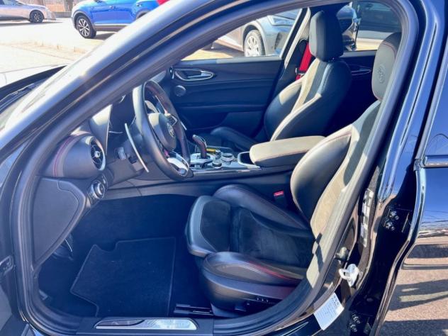 Alfa Romeo Giulia 2.9 T V6 AT8 Quadrifoglio - Foto 5