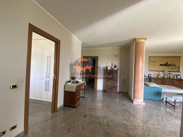 VILLA SINGOLA LIBERA SU QUATTRO LATI - Foto 8