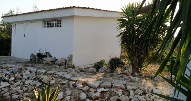 PUGLIA LEPORANO VILLA DI PREGIO CON RUSTICO ED ESTESO TERRENO IRRIGUO - Foto 8