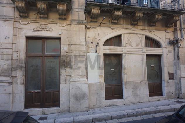 Laboratorio in vendita a Ragusa, Centro