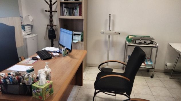 ricerca medico di base e specialisti sanitari in zona carente vicino ospedale