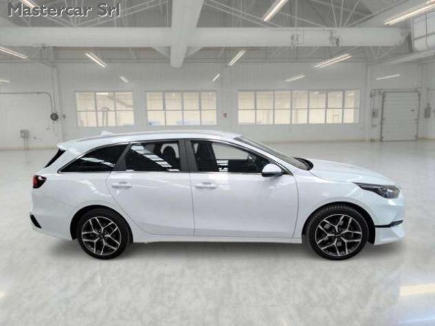 KIA Ceed SW / cee'd SW III 2022 SW 1.6 crdi mhev Business rif. 24007297 - Foto 3