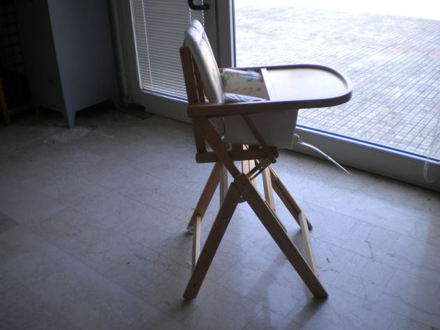 Seggiolone di legno per bebè nuovo regolabile a più altezze. - Foto 2