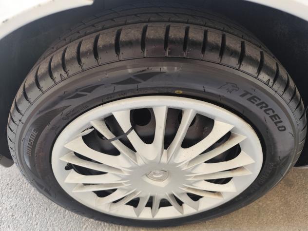 Lancia Ypsilon 1.2 BENZINA 60CV - Foto 9