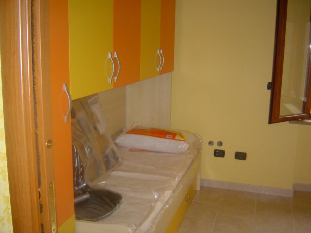 AFFITTASI 1stanza singola per ragazza arredata visionabile subito zona Ospedale - Foto 3
