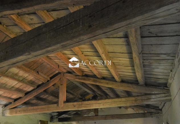 Rustico di importanti dimensioni da ristrutturare, ambientato nella tranquillità della campagna in località del Comune di Godega di Sant'Urbano - Foto 4