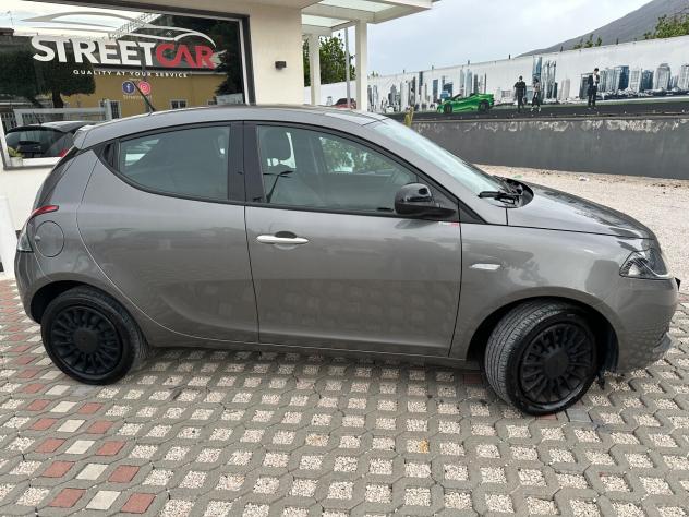 Lancia Ypsilon 1.0 Ecochic Silver - Foto 3