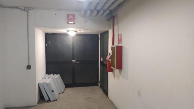 Vendesi magazzino interrato di 360 mq in Assago - Foto 11