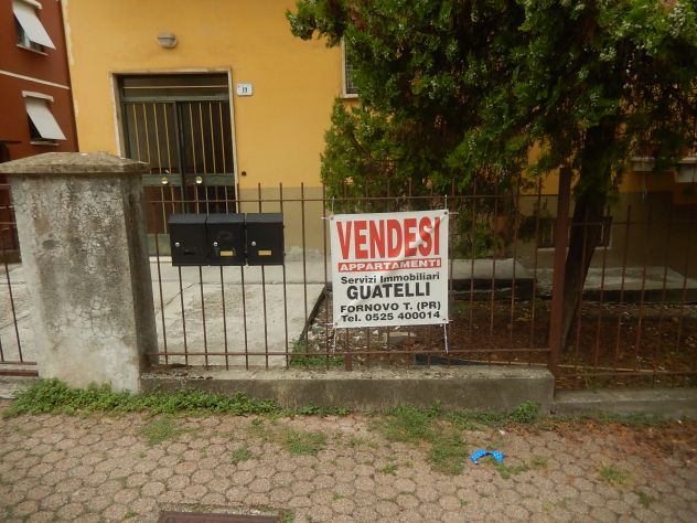 Fornovo da sistemare/ristrutturare