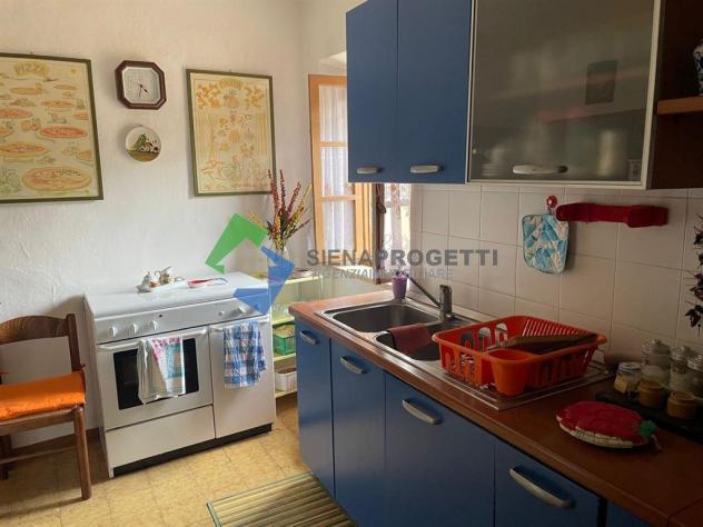 Terra-tetto in pietra e magazzino indipendente nell’antico borgo di Tocchi, Monticiano, Siena. - Foto 12