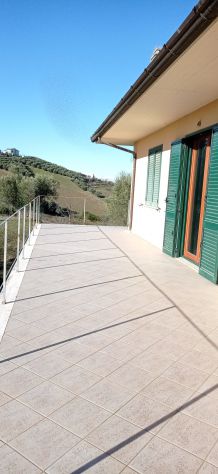 VILLA PANORAMICA CON AMPIO GIARDINO - Foto 4