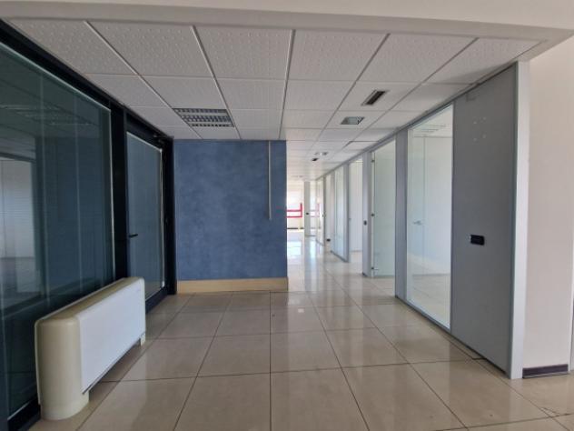 Immobile di 345 m² con più di 5 locali in affitto a Pero - Foto 9