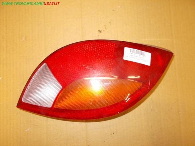 FANALE POST.D. FORD KA (CCQ) 3 porte  Parti elettriche  Fanaleria  Fanali  Fanale post. sx. FORD - KA 3 porte - 01-11-1996 - 01-12-2008