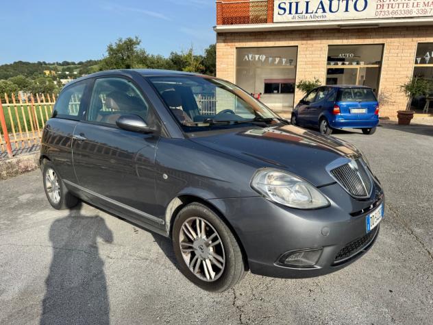 Lancia Ypsilon 1.3 MJT 90 CV Platino - Foto 2