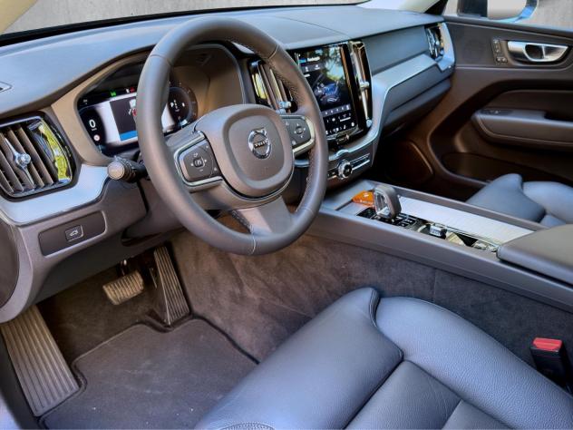 Volvo XC60 B4 D automatico Plus Dark - PROMO/IVA ESP. - Foto 8