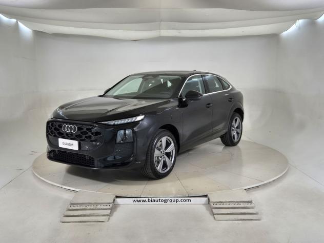 Audi Q3 II 2025 Sportback Sportback 1.5 e-hybrid S line edition 272cv str