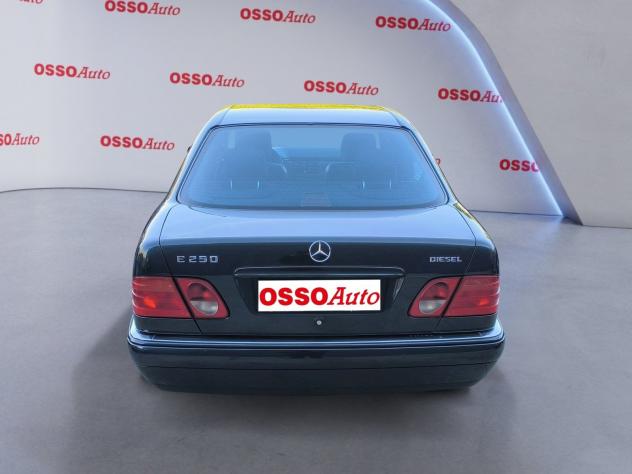 Mercedes-Benz Classe E 250 D 2.5 113 HP AVANTGARDE UNIPROPRIETARIO AMATORIALE - Foto 6