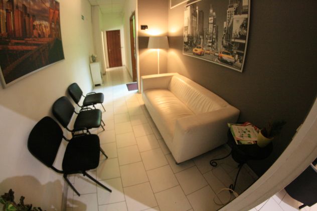 Locale all inclusive, arredi, fibra, posti auto - Foto 4