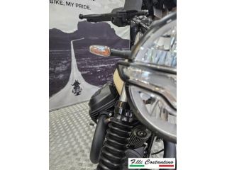 Moto Guzzi - V7 -  Stone
