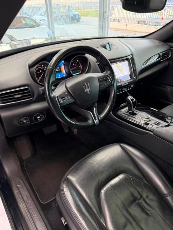 Maserati Levante V6 Diesel 275 CV AWD TETTO - Foto 6