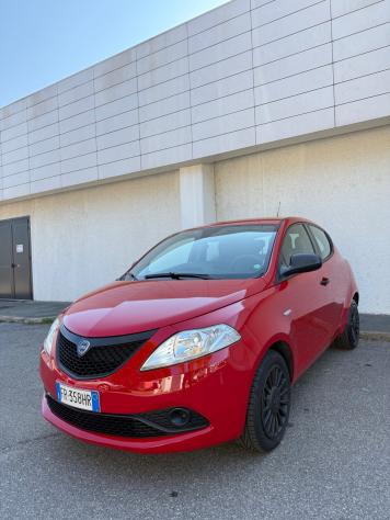 Lancia Ypsilon 1.2 69 CV 5 porte GPL Ecochic Gold