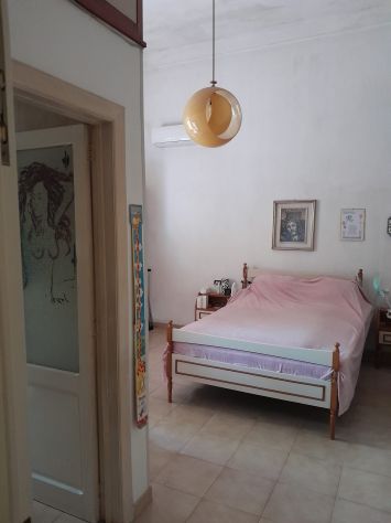 Splendida Villa Indipendente con Giardino, Terrazzo e Dependance – Venduta Arred