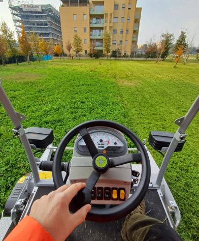 CERCASI OPERAIO GIARDINIERE O AIUTO GIARDINIERE PER ASSUNZIONE URGENTE - Foto 2