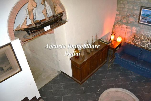 Vicchio - Porzione di colonica con giardino, annesso e posti auto - Foto 3