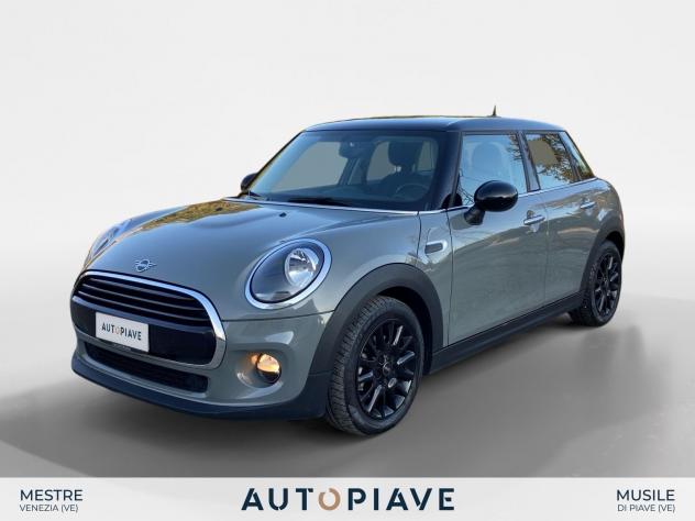 MINI Mini 5 porte Mini 5p 1.5 Cooper D Business auto