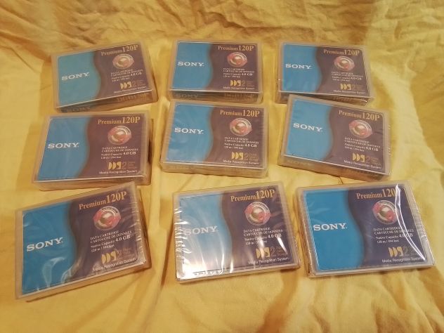 9 cassette Sony Premium 120P 4.0GB, ancora incellofanate.