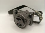 Sony Alpha 5100 mirrorless con obiettivo. Come nuova!